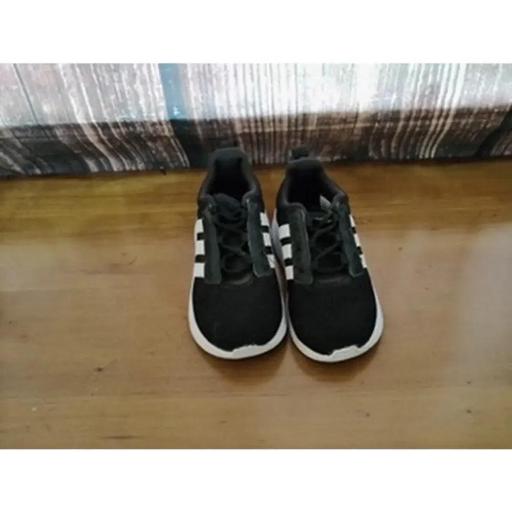 adidas Racer TR21 Cloudfoam‎ Black White Blue Heel Kids size 9